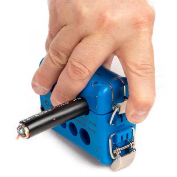 MS-446 Mid Span Slit and Ring Tool with Cable Locked In by Hand