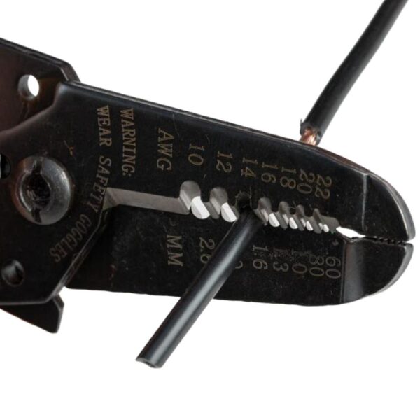 Jonard Tools JIC-1022 Wire Stripper Cutting a Wire