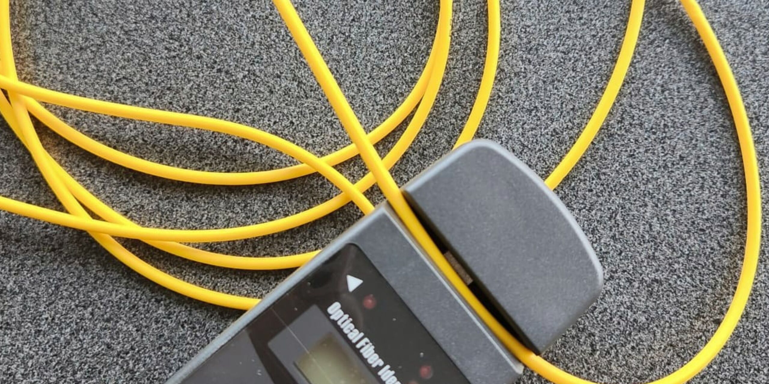 Fibre Identifier in Use Triber Live Optical Fibre Identifier in Use